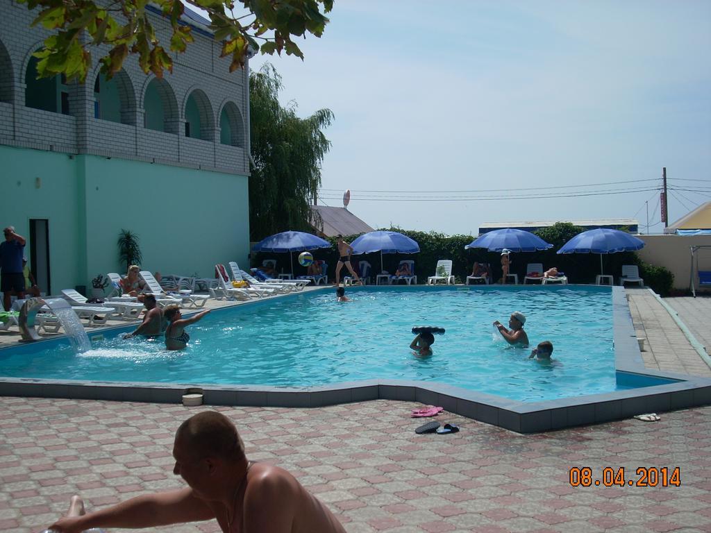 Dolce Vita Resort Hotel Zaliznyi Port Extérieur photo