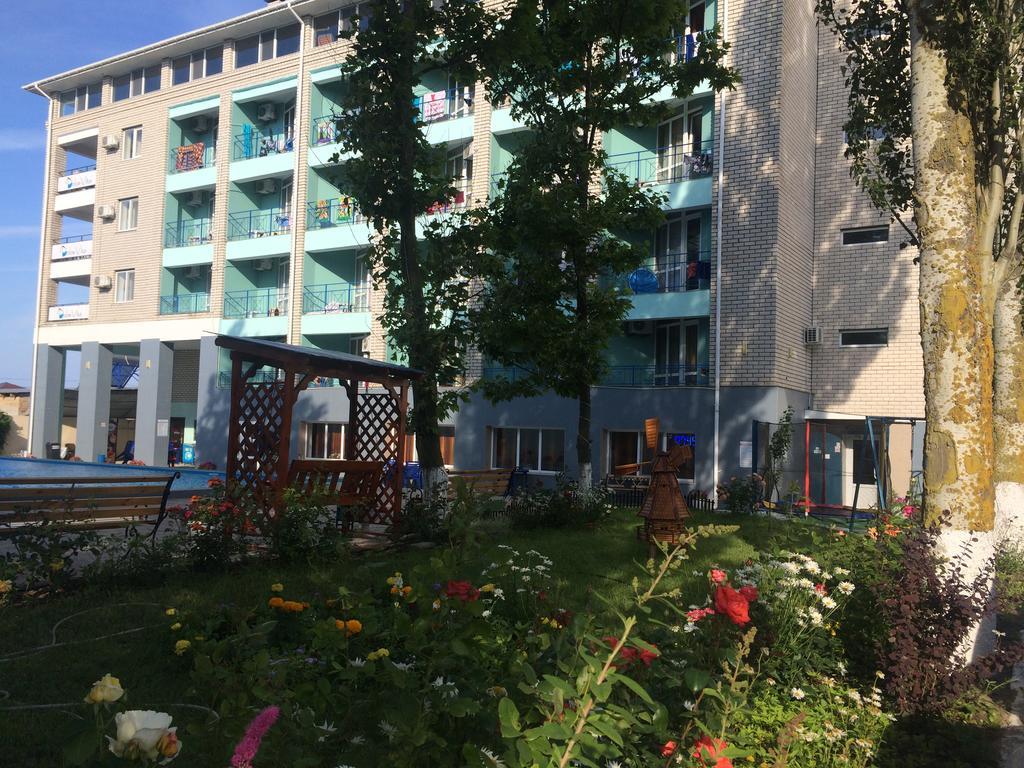 Dolce Vita Resort Hotel Zaliznyi Port Extérieur photo