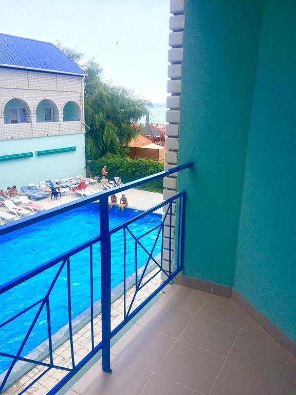 Dolce Vita Resort Hotel Zaliznyi Port Extérieur photo